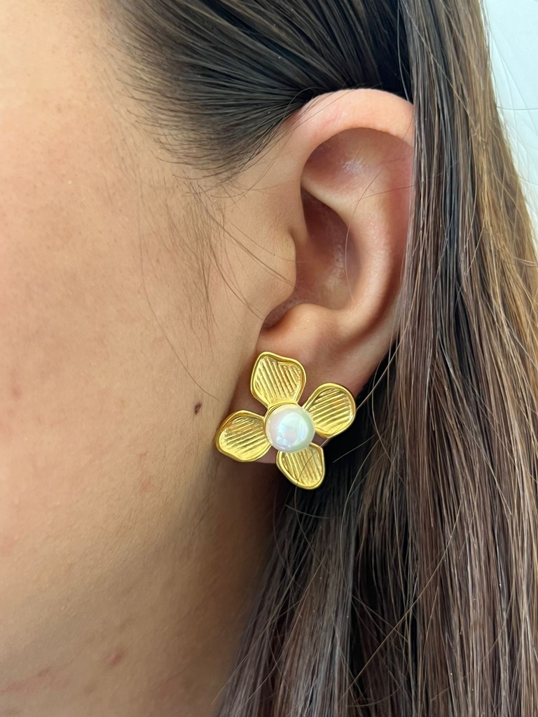 Aretes Flor con Perla 