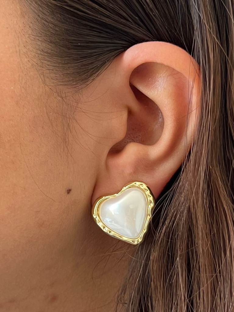 Aretes Perla en Corazón 