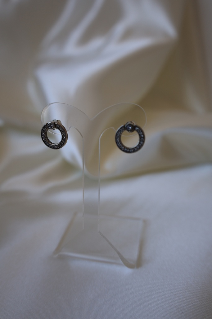 Aretes de Botón Reversible Circulo Zirconia y Corazones Plata